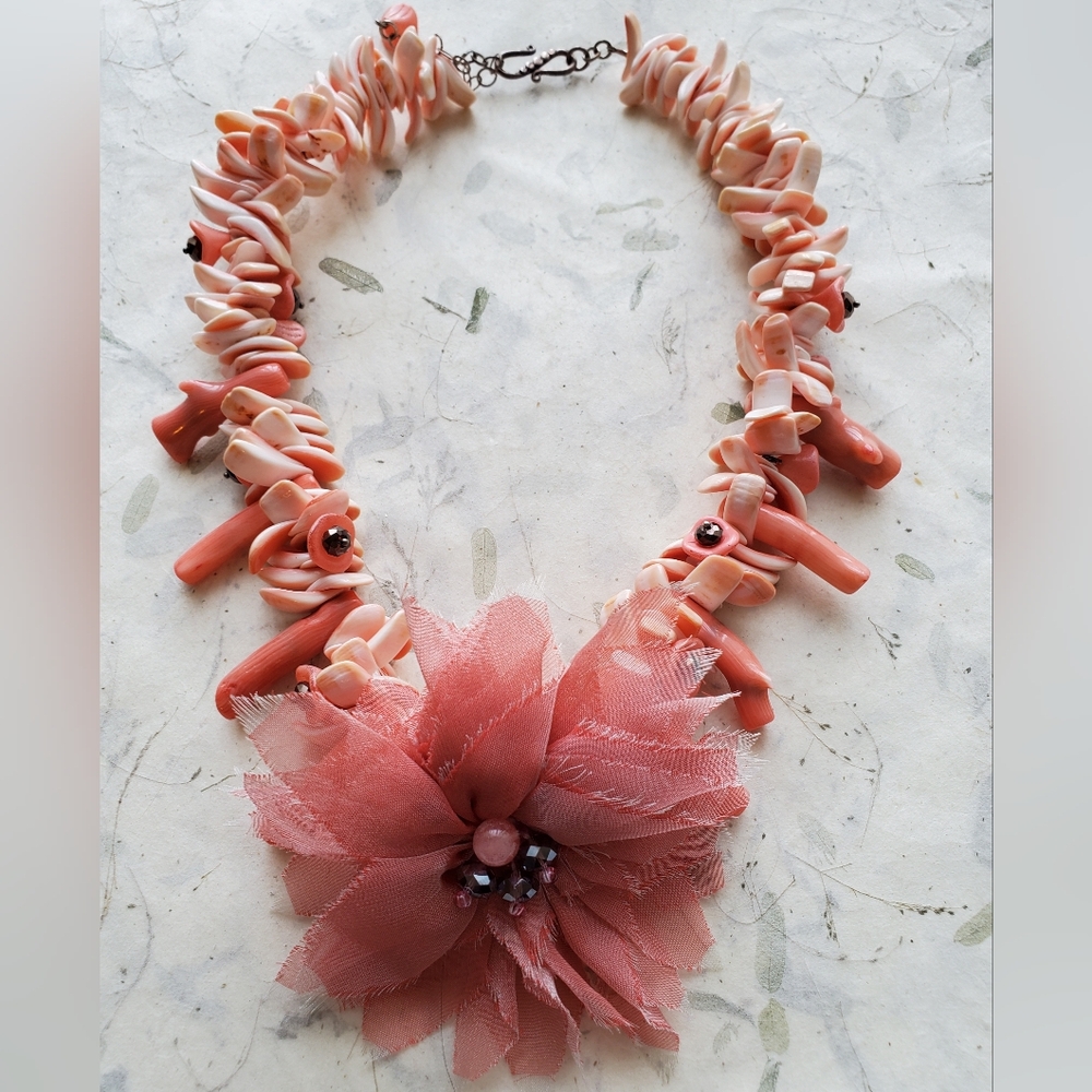 Vintage Coral & Shell Beaded Fabric Flower Necklace